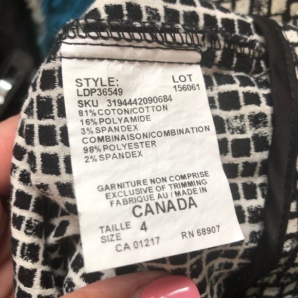 Y2K LE CHÂTEAU coordinating set black and white abstract design size 4 - Picture 13 of 13